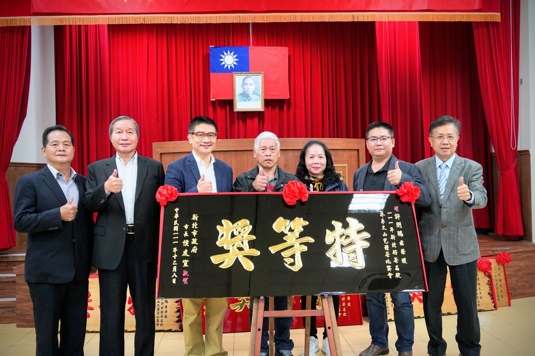 新北市石碇許閔瑞承襲4代製茶世家技術 奪石碇區包種茶特等獎