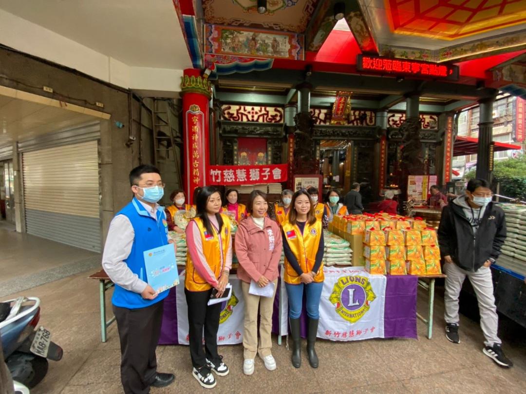 歲末寒冬送暖 新竹慈慧獅子會捐贈弱勢家庭物資