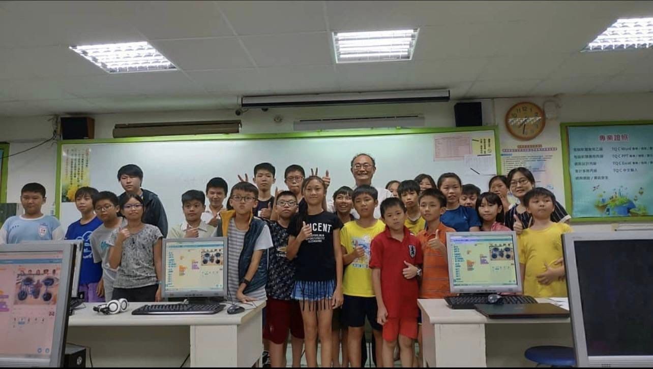 高雄市議員黃柏霖推資訊教育 盼孩子快樂學習激發創意