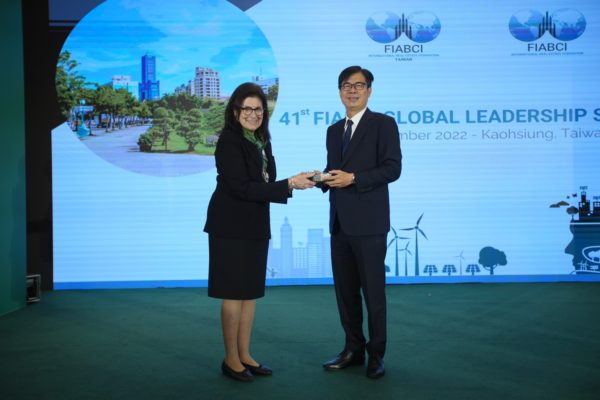 高雄世界不動產2