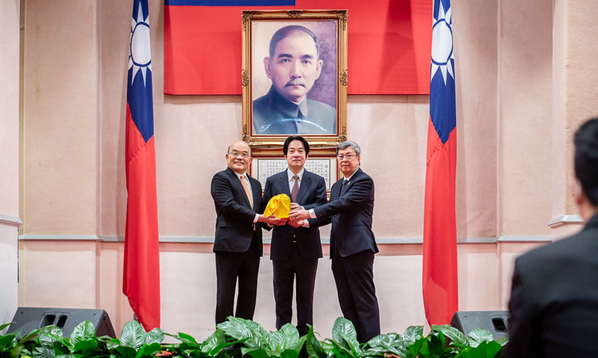 賴清德副總統監交 陳建仁接任行政院長：打造溫暖堅韌台灣