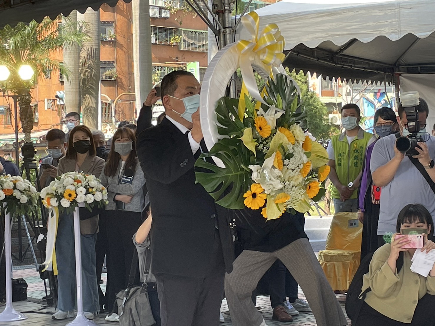 228和平紀念日76週年 新北市長侯友宜獻花悼念