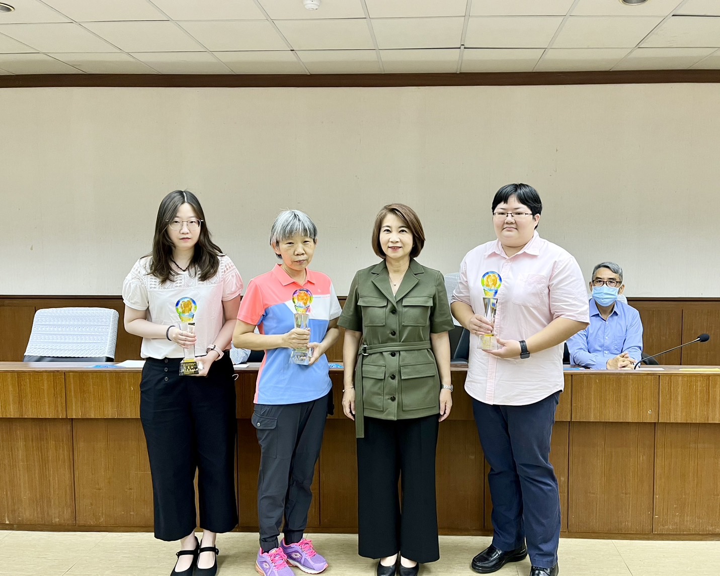 屏東縣政府111年度員工志願服務成果頒獎