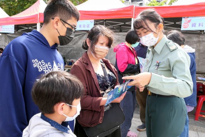 桃園校園就業博覽會正式開跑 首站中央大學