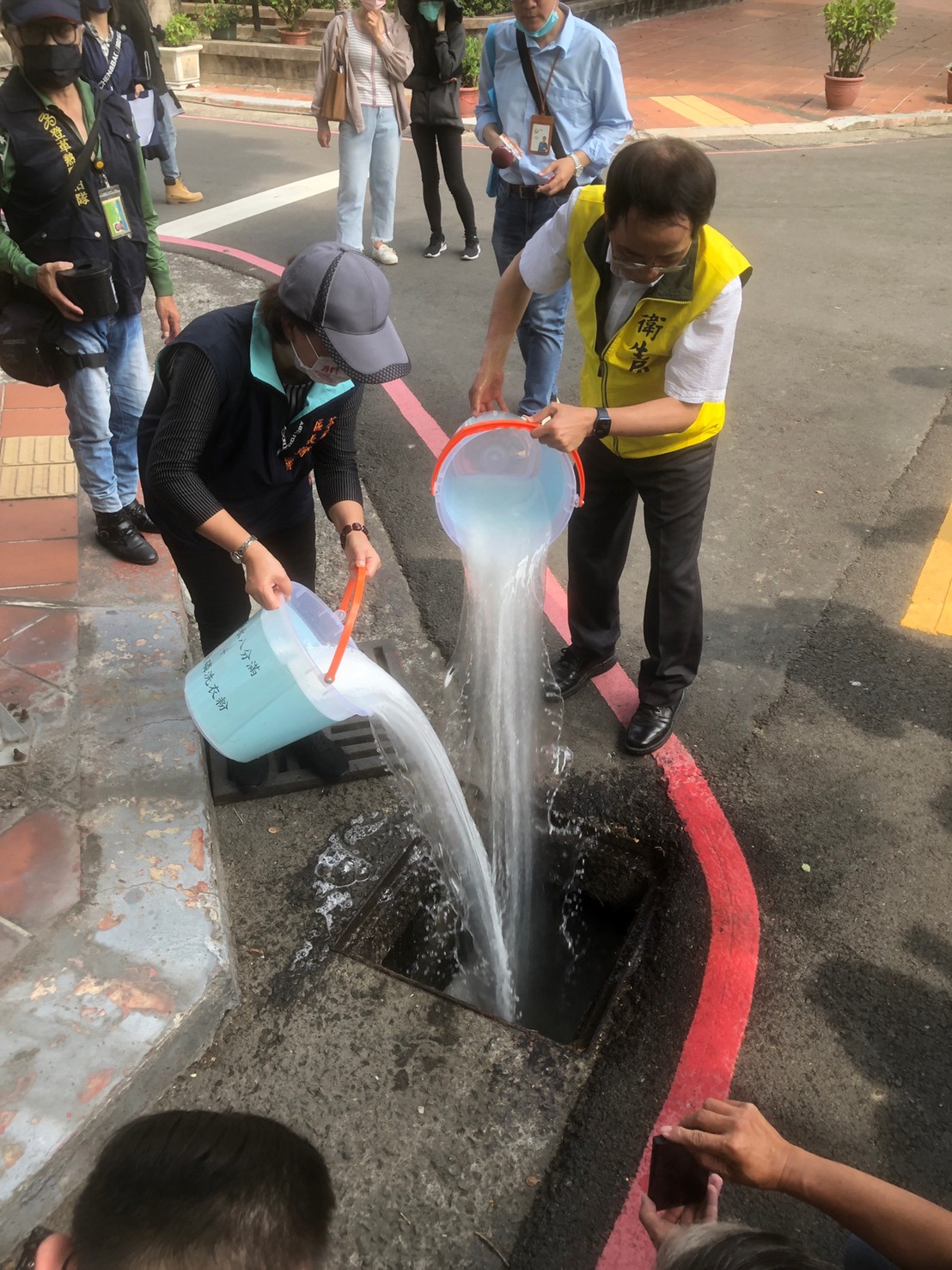 高雄市舉辦38區「防登革熱日」社區總動員誓師大會