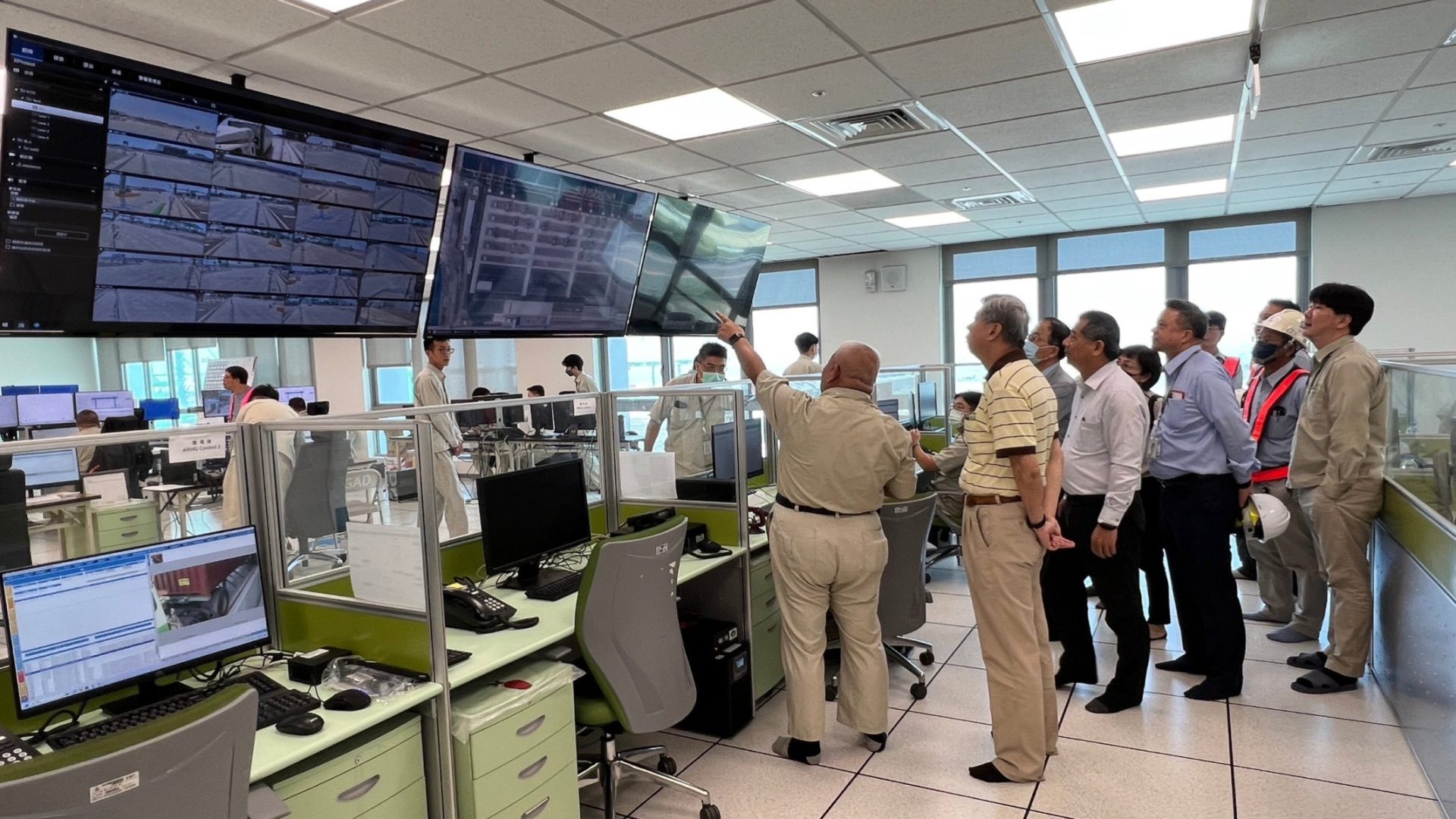 全台首座斥資409.5億元 高雄港全自動第七貨櫃中心啟用