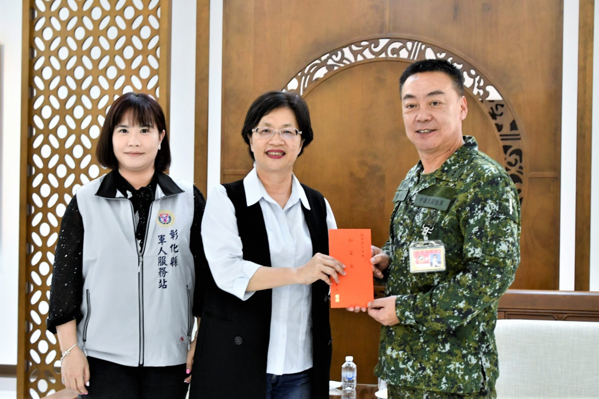 彰化縣端午節敬軍活動 王惠美慰問贈加菜金