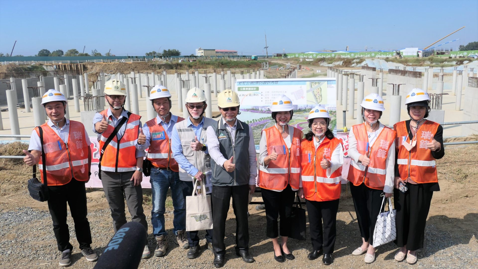 南服中心偕同國土署南區分署、南科管理局、經發局勘查橋科工程現況及招商進度