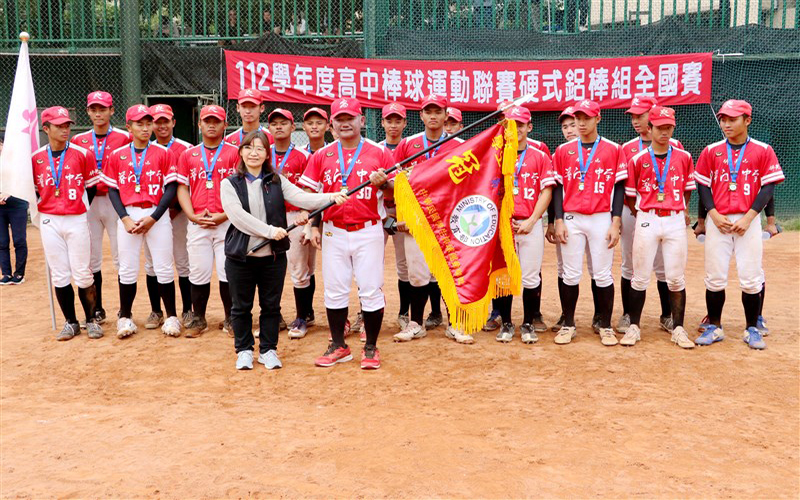 佛光山普門中學青棒擊敗強權平鎮奪隊史第2冠