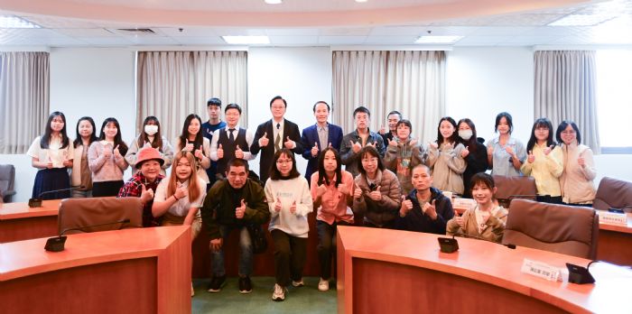 桃園教育局頒希望工程獎助學金 15位清寒學子受惠