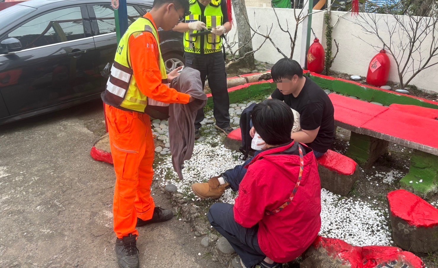 男子健行受傷 第八巡防區指揮部海巡消防積極救援