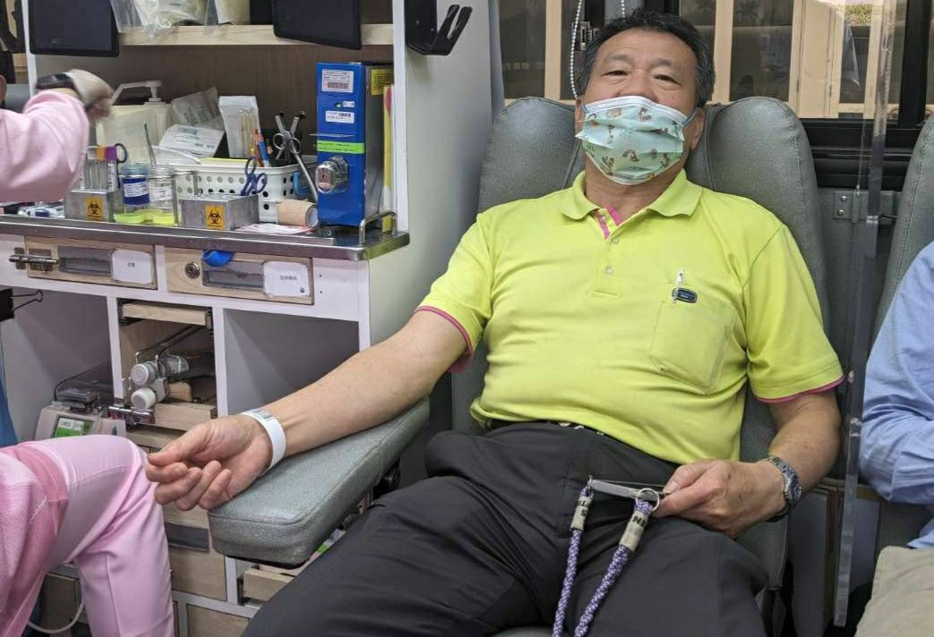 中油煉製事業部號召員眷挽袖捐血解血荒台灣