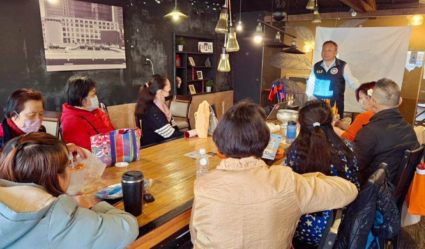 左營戶政歲末關懷老兵 新祥和山莊喜迎春