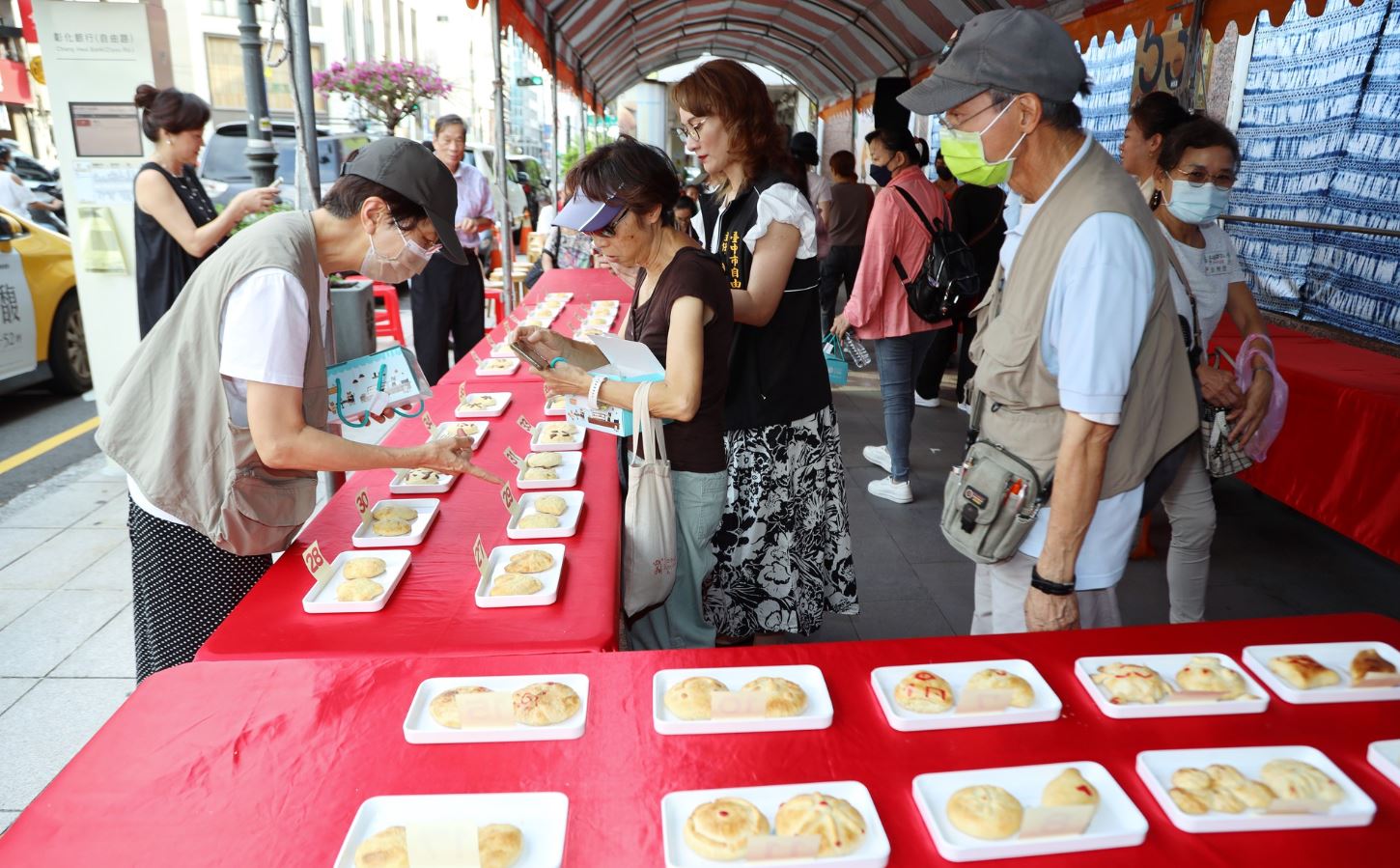 台中自由商圈推物調券限時優惠 5千個糕餅加碼送