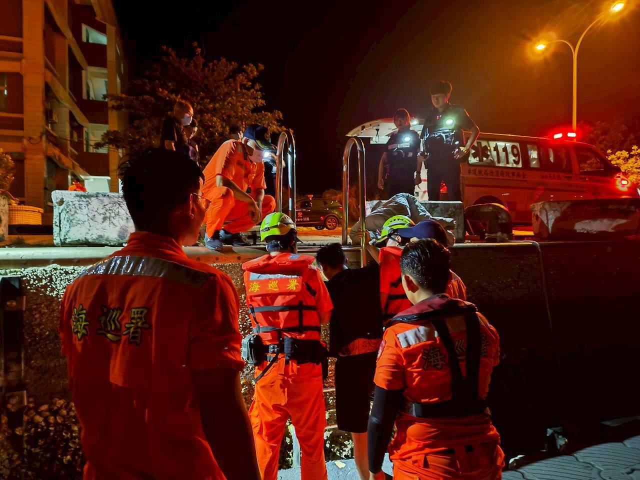 將軍漁港人車落海 海巡聞聲即刻救援
