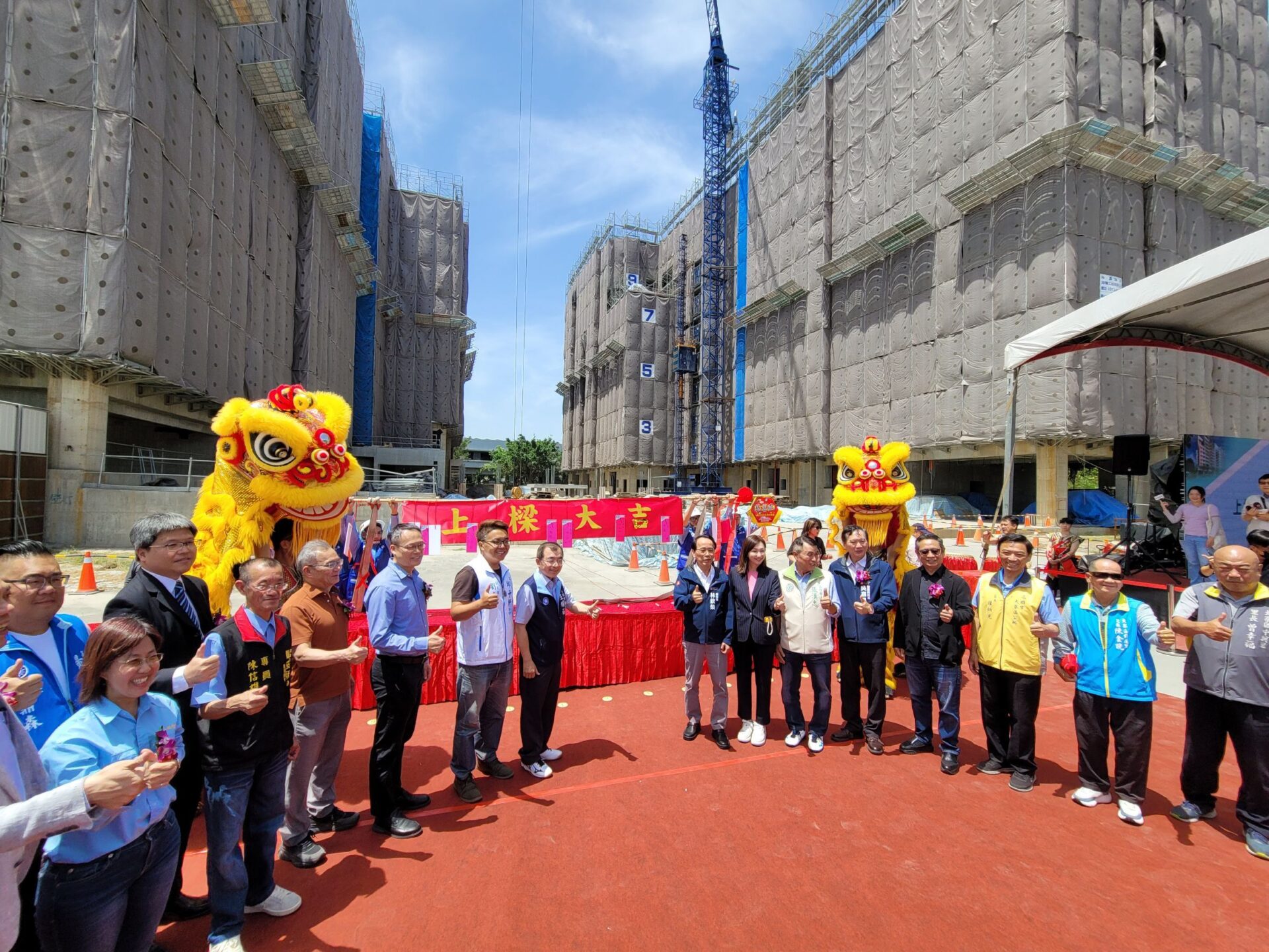高雄大寮社會住宅上樑 預計115年完工