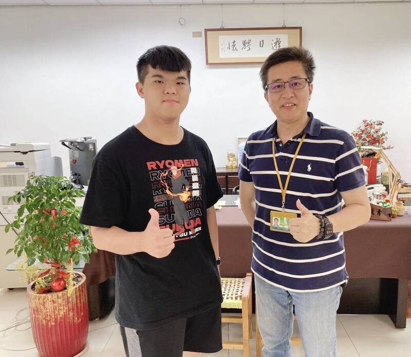 六龜高中生翼友福上台大 再獲總統教育獎殊榮