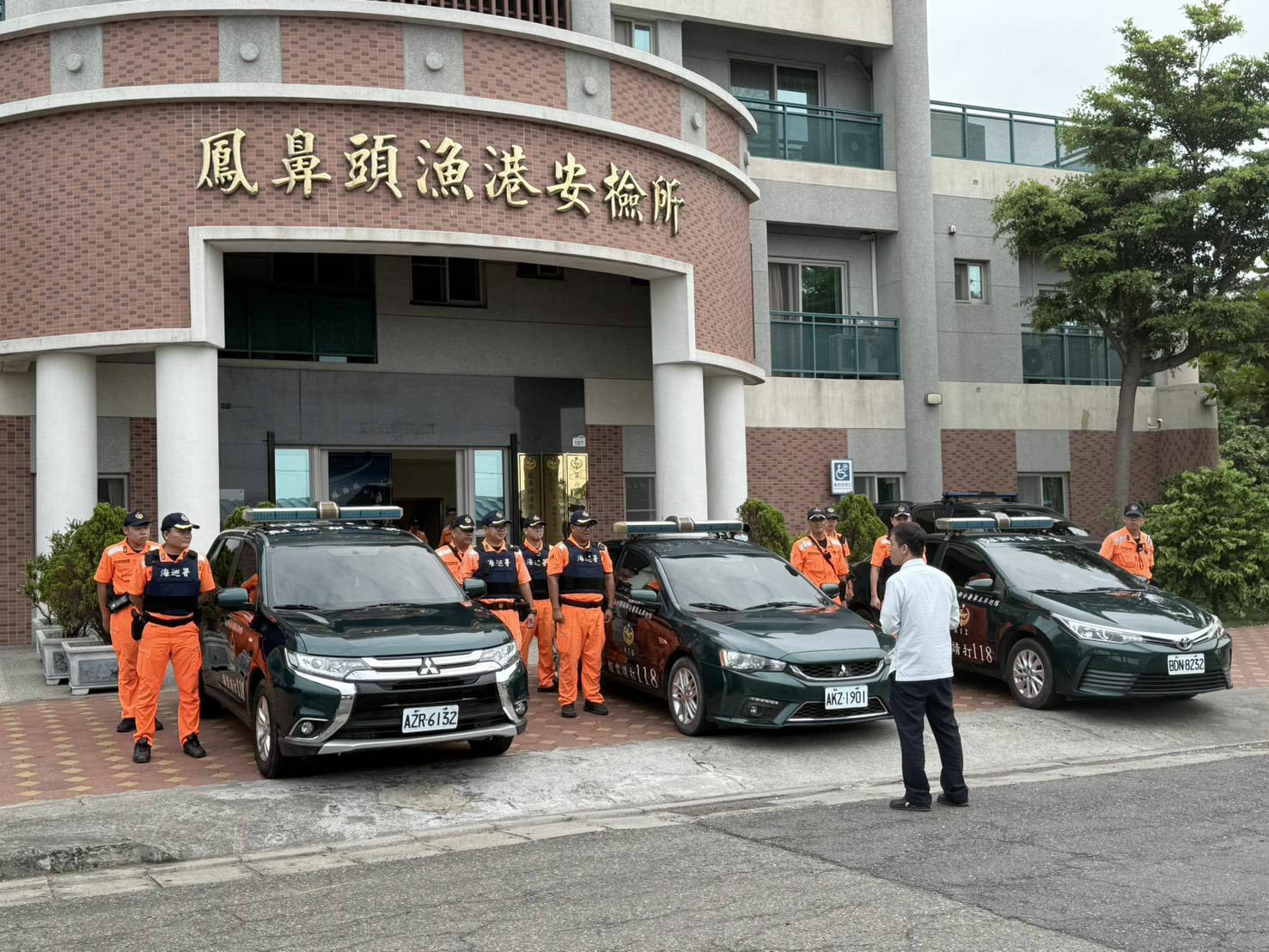 防堵海域岸際不法活動 南部海巡端節擴大威力掃蕩