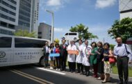 感謝母校栽培 高雄醫學大學校友總會理事長邱良進捐7醫療車助高醫救人