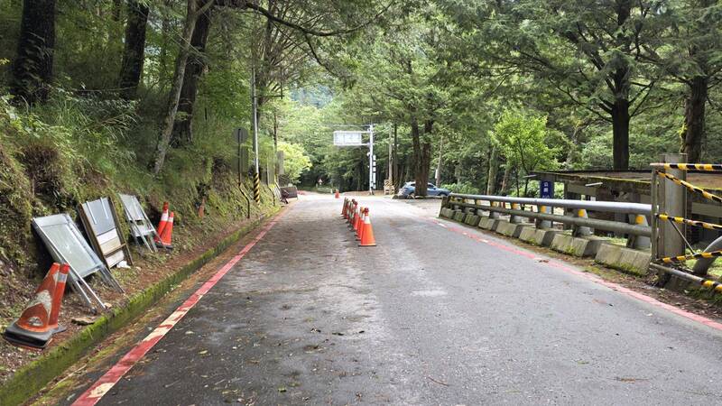 台鐵高雄站月台直通高捷「連通道」11日開放