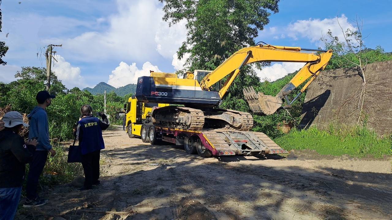 高市環保局連抓8件非法棄置 杉林區面積近千坪最大