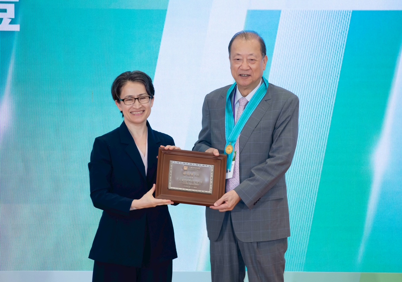 亞大創辦人蔡長海 榮獲工業技術研究院院士殊榮