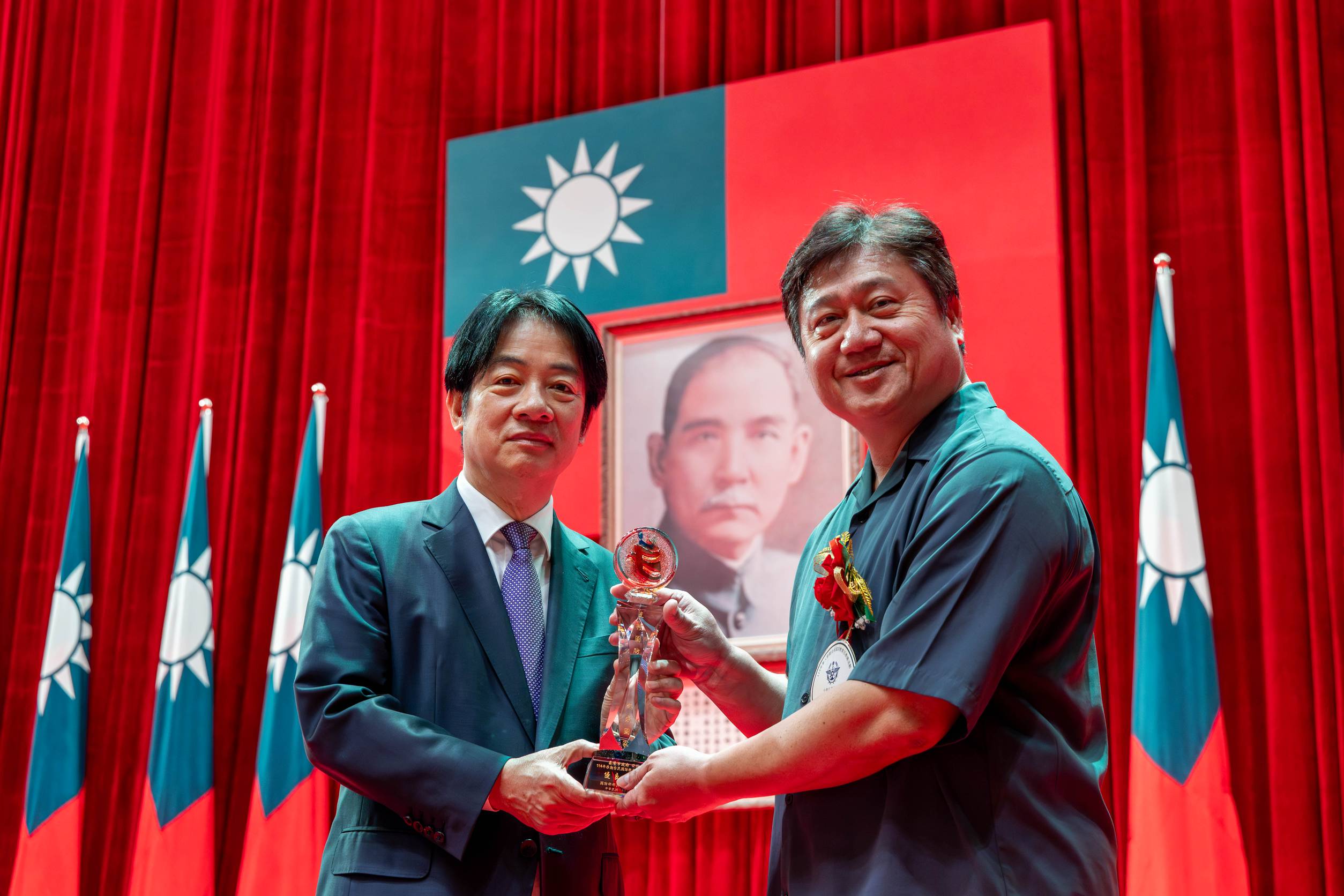 賴清德總統親自頒獎 全民國防教育 基隆獲評「優良單位」