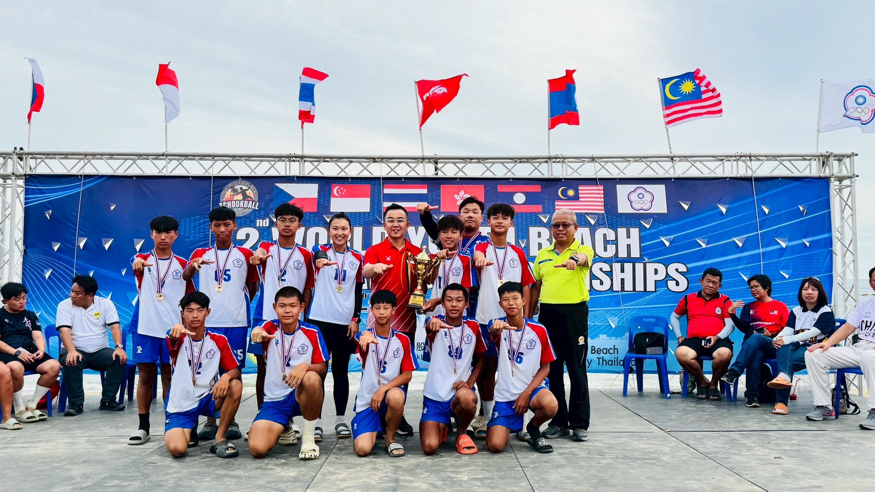 高市嘉興國中小勇奪 沙灘巧固球世錦賽雙冠軍榮耀