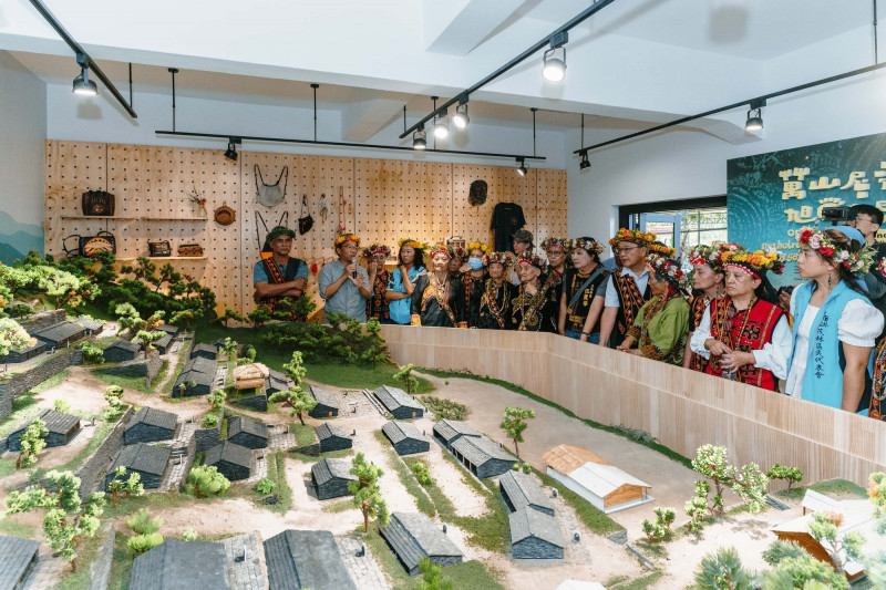 高雄萬山遺址揭面紗 高雄岩雕文化館試營運