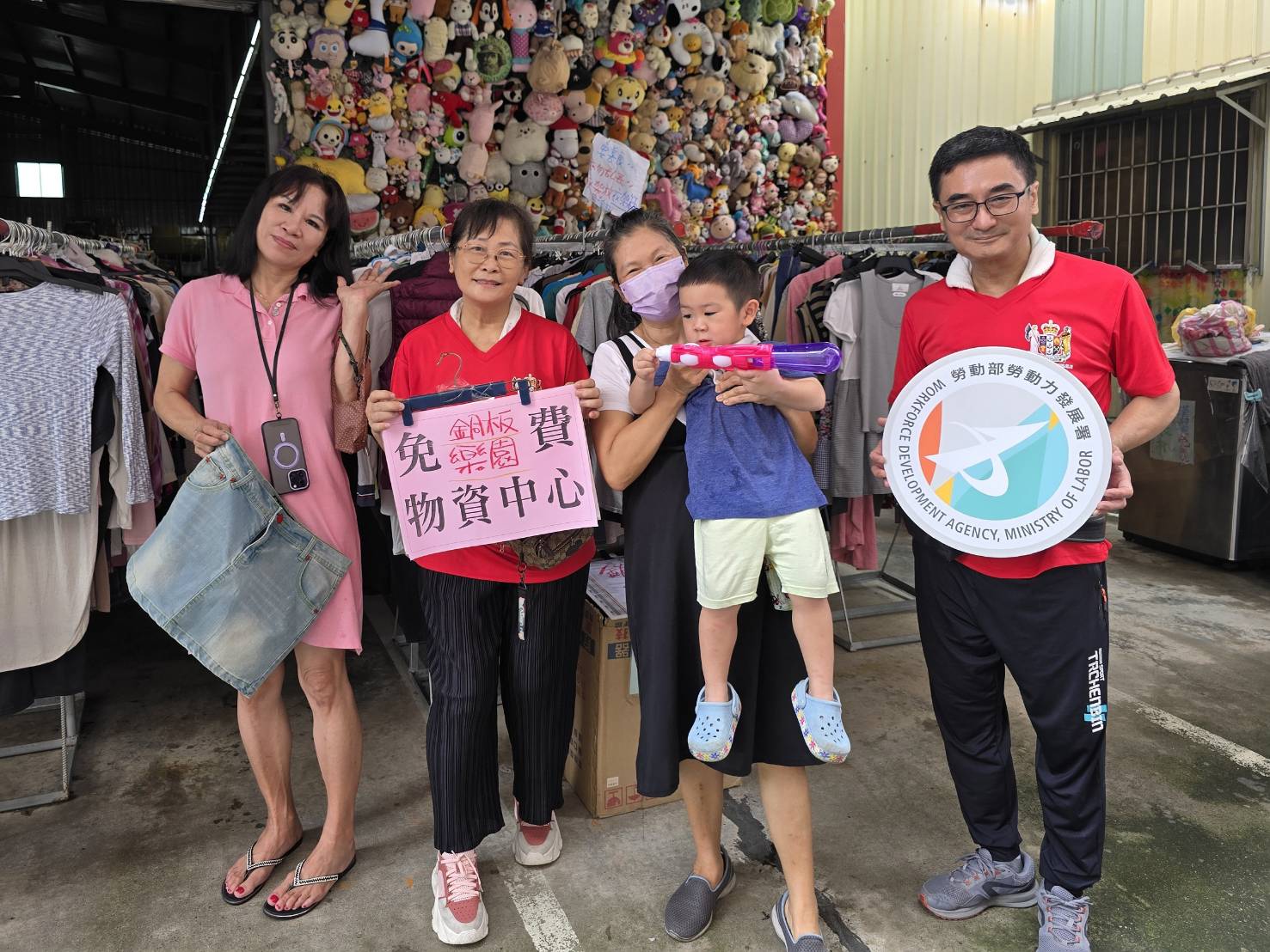 勞動部高屏分署產投課程 助在職勞工創意行銷 點亮公益之路