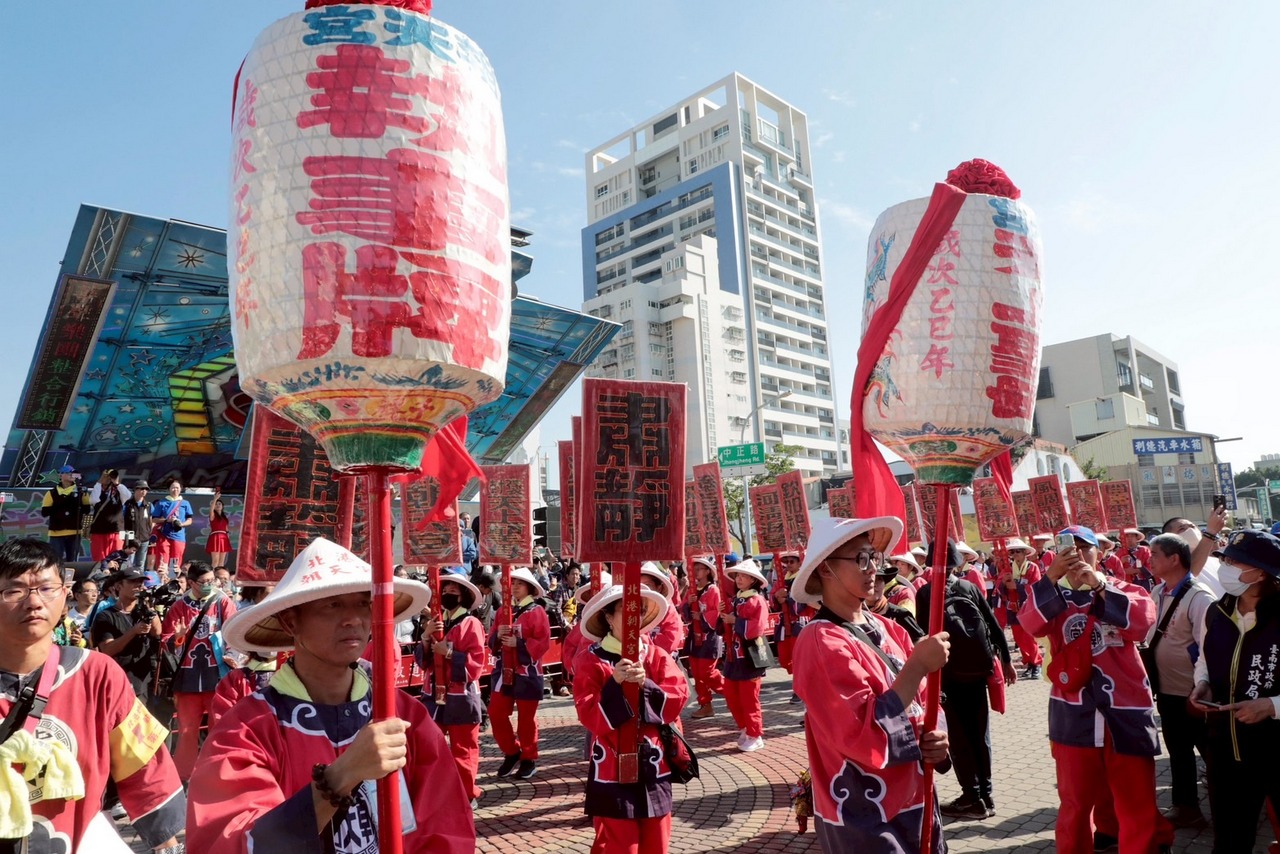 北港媽祖南都巡歷抵河樂廣場 黃偉哲接駕祈福