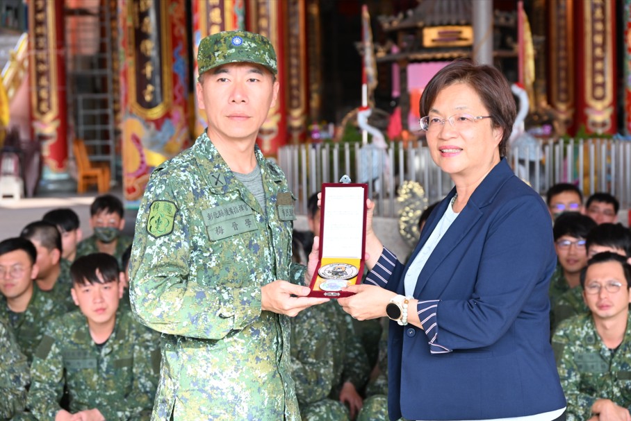 王惠美探視彰化縣後備教育召集 及訓練縣籍子弟兵