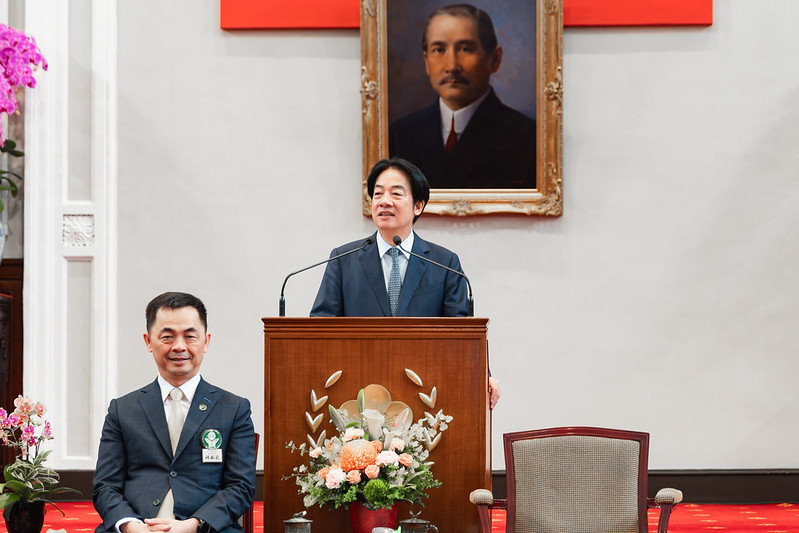 賴總統接見創業楷模暨創業相扶獎得獎人 盼一起拚經濟