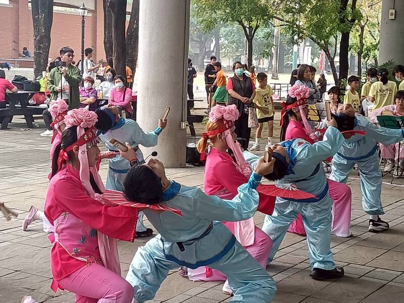 傳承瀕臨失傳車鼓陣 林園文賢兒少基地抱回全國特優