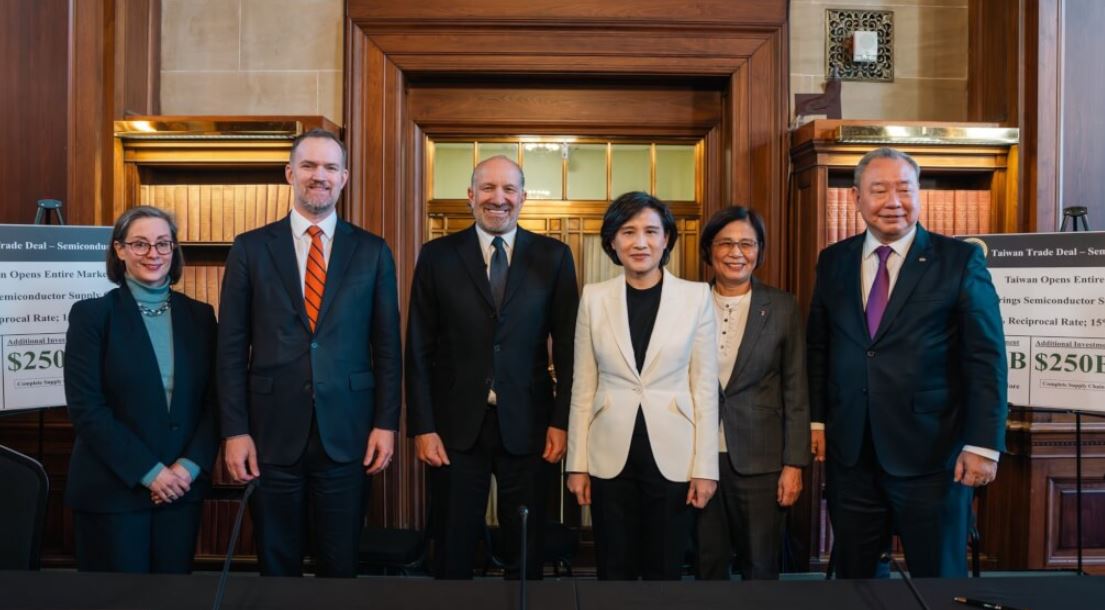 台美簽署投資MOU！台企業直接投資2500億美元