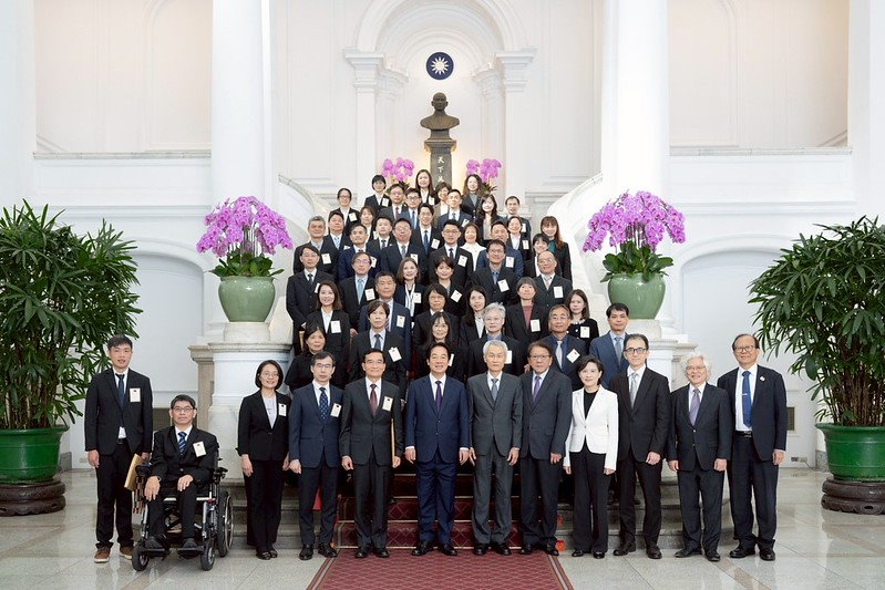 賴總統表揚模範公務人員 期勉以專業守護國家