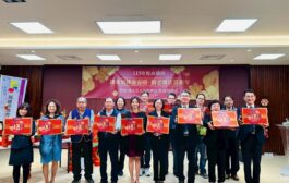 高市社會局組織善心企業贈送獨居老人年節禮盒