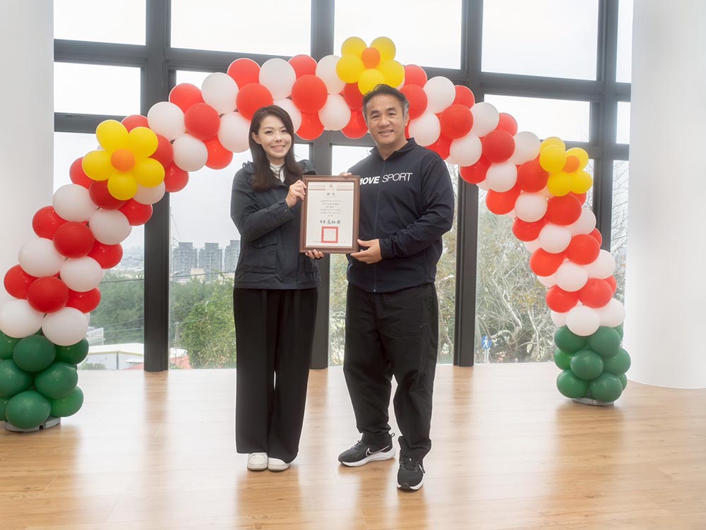 高虹安慰勞成德高中體育班 聘張泰山為市政顧問