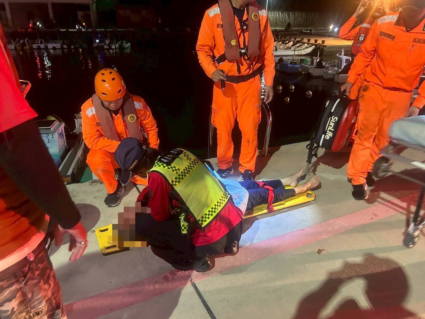 小琉球港區暗夜驚傳落水 海巡聞訊火速馳援
