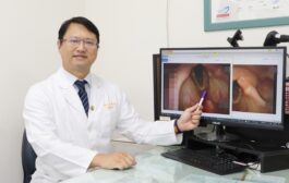 聲音沙啞又常嗆咳 聲音沙啞又常嗆咳 高齡長者玻尿酸聲帶注射治療重拾歡樂歌聲