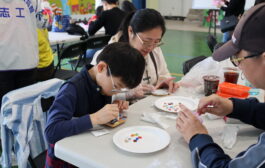 高雄社教館辦「親子馬賽克生活美學-杯墊DIY」 親子共創繽紛回憶