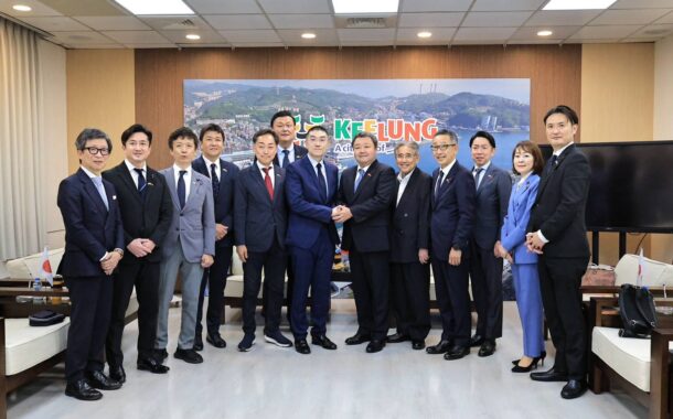 東京都議會友好議員訪基 謝國樑陪同暢遊港市