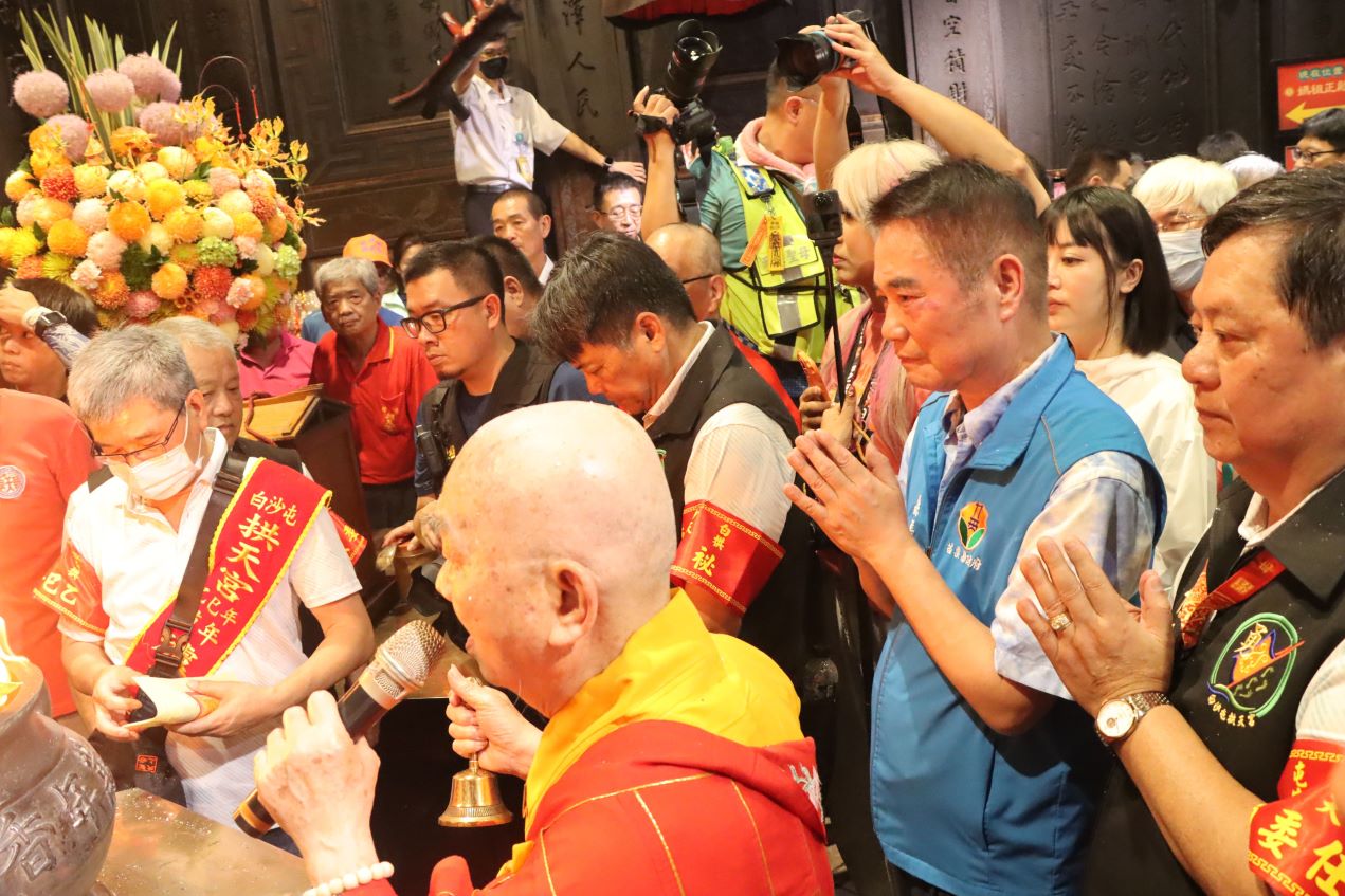 白沙屯媽祖抵北港朝天 誦讀1610張「吉祥文疏」