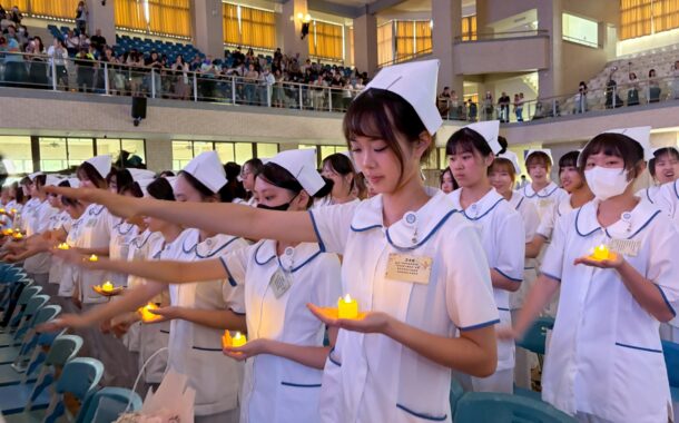 輔英科大護理生加冠導光典禮 453位白衣天使正式啟航