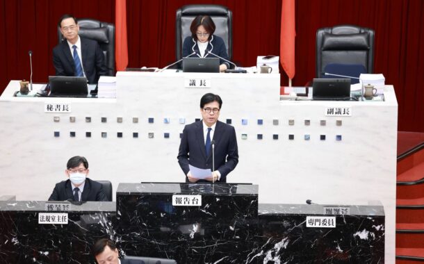 陳其邁率市府團隊前往議會  提追加預算 聚焦4大市民優先策略