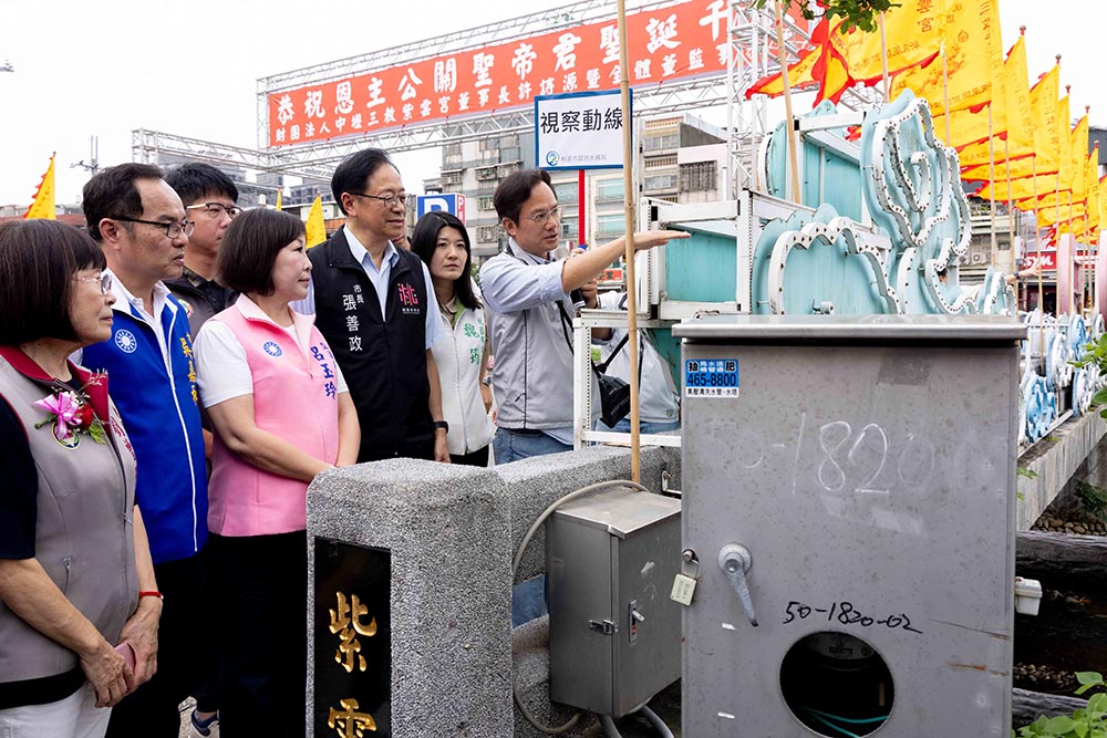 中壢三教紫雲宮捐贈救護車 挹注桃消救護量能
