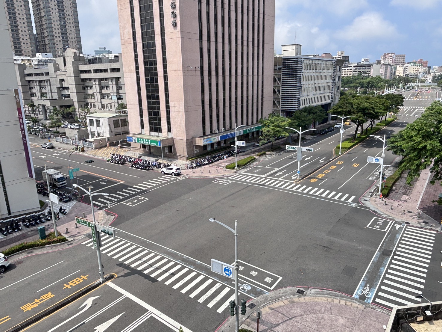 高雄市2026城鎮韌性(防空)演習 民眾配合人、車管制及防空疏散避難 圓滿完成