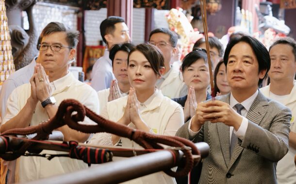 賴清德總統、高虹安市長恭迎城隍爺「遶境賑孤」出巡