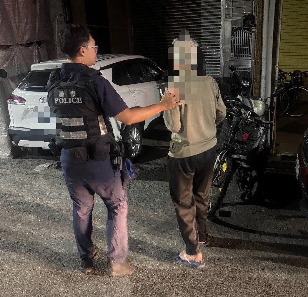 高齡翁買宵夜迷途 三民一警即時關懷助返家