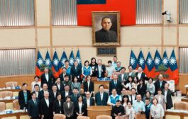新北市議會落幕 議長蔣根煌邀社福單位茶敘贈慰問金